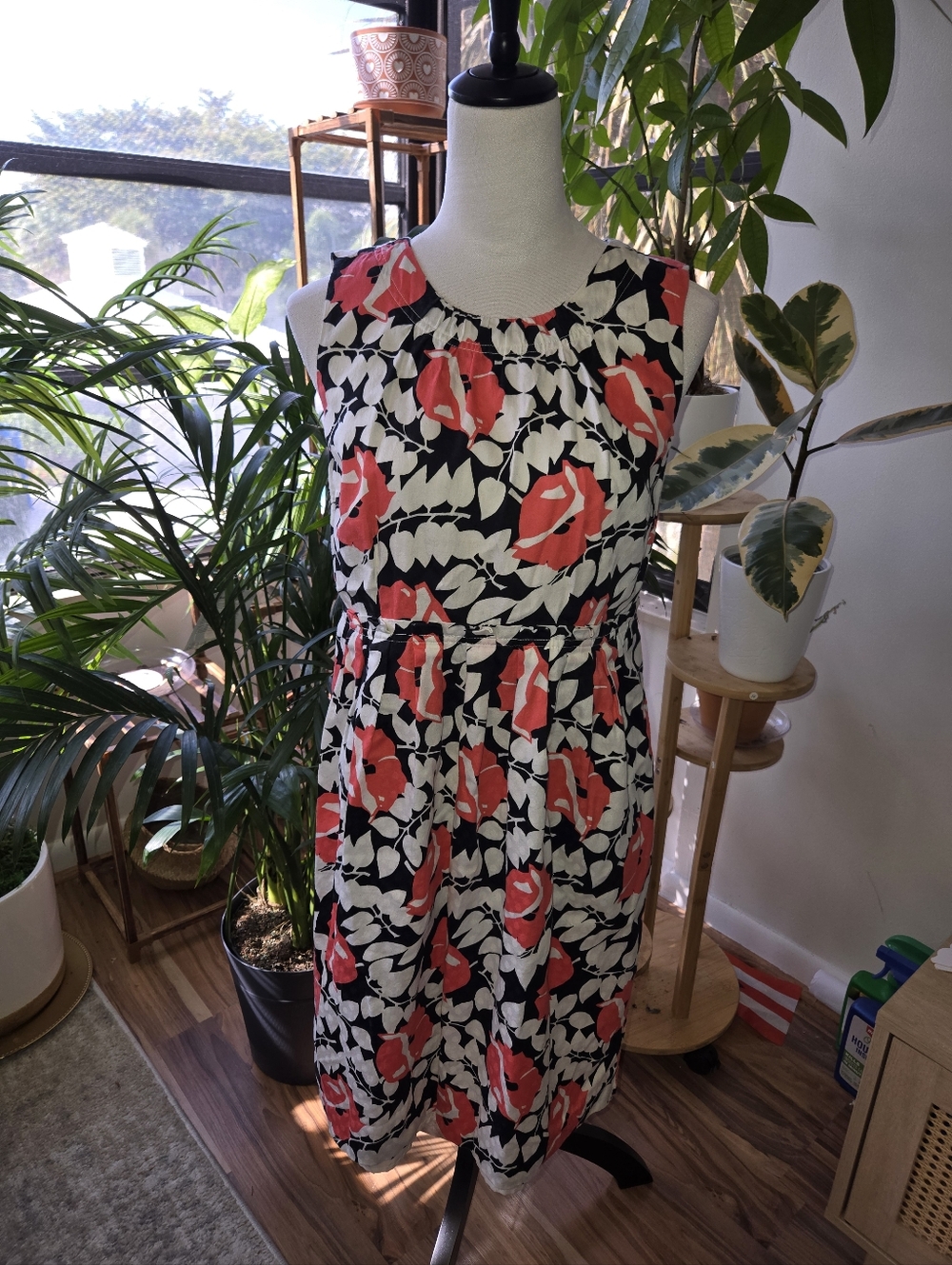 Ann Taylor Floral Fit & Flare Sleeveless Dress Size 8
